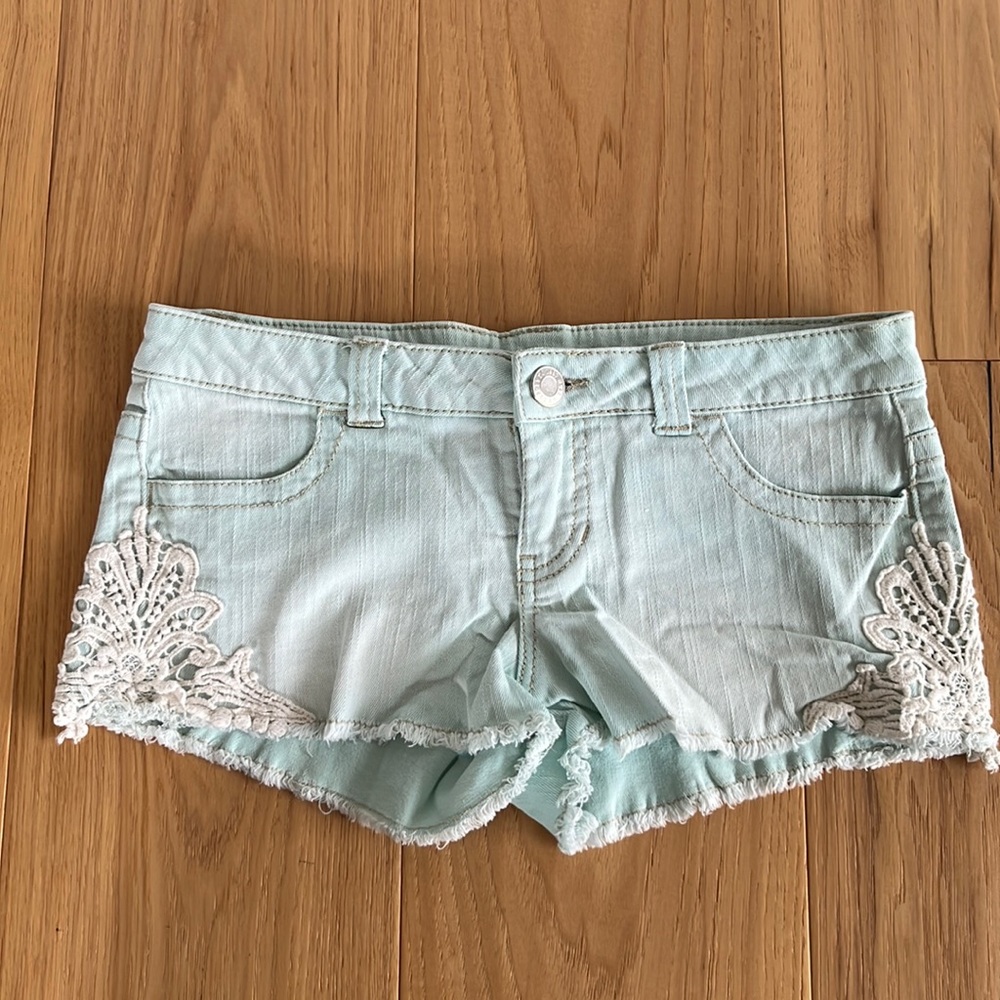 Mossimo aqua mint jean shorts size 5 with crochet embroidery festival shorts
